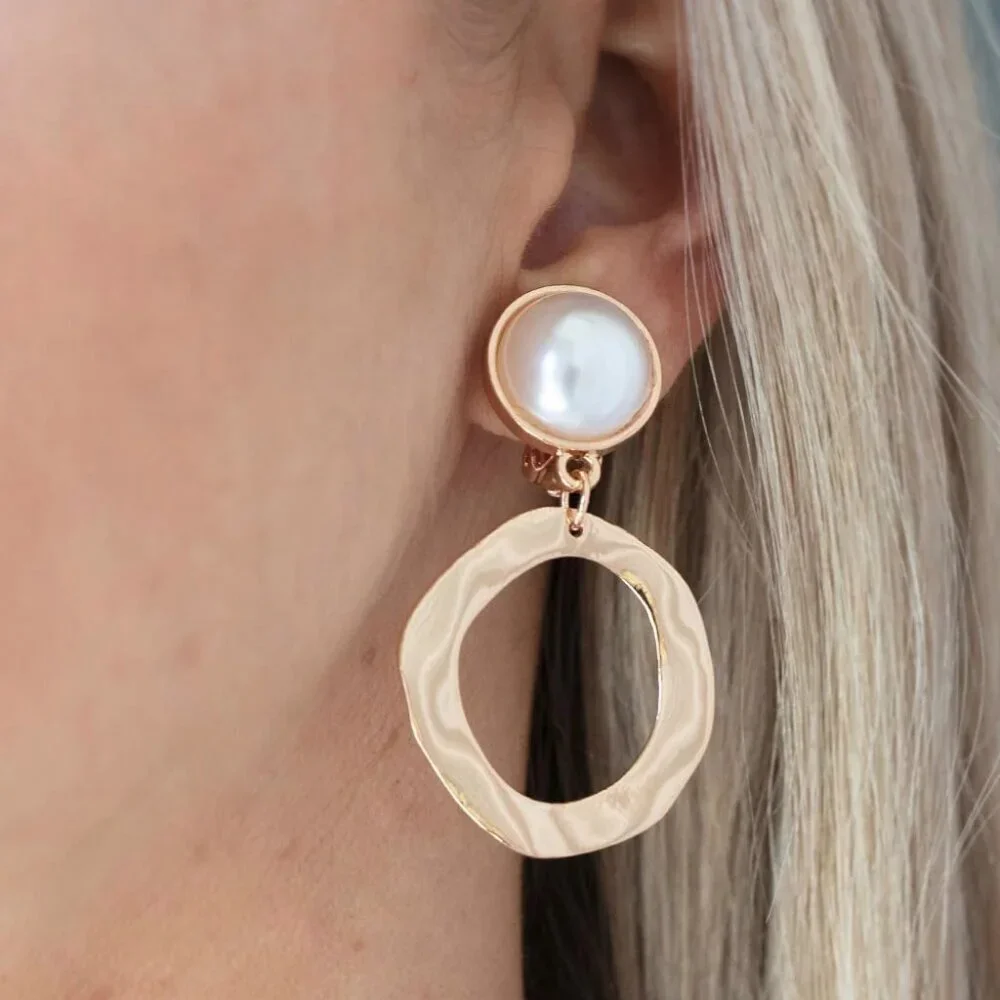 Vintage Veracity - Gold Earrings - Vintage